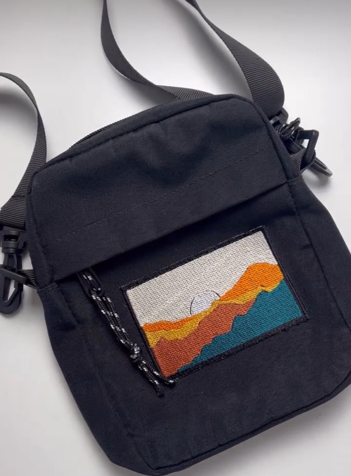 Mountain range shoulder bag